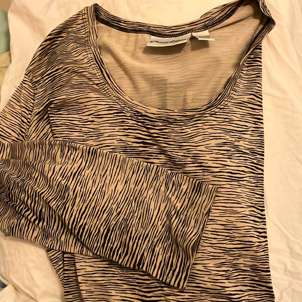 Chico's Tan and Black Fitted Ribbed Blouse